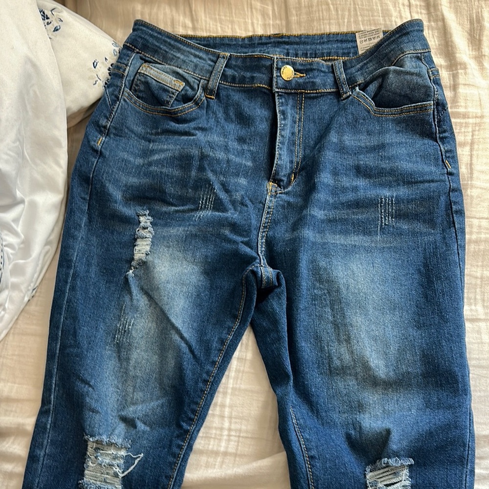 SHEIN Blue Boyfriend Jeans with Distressed Details